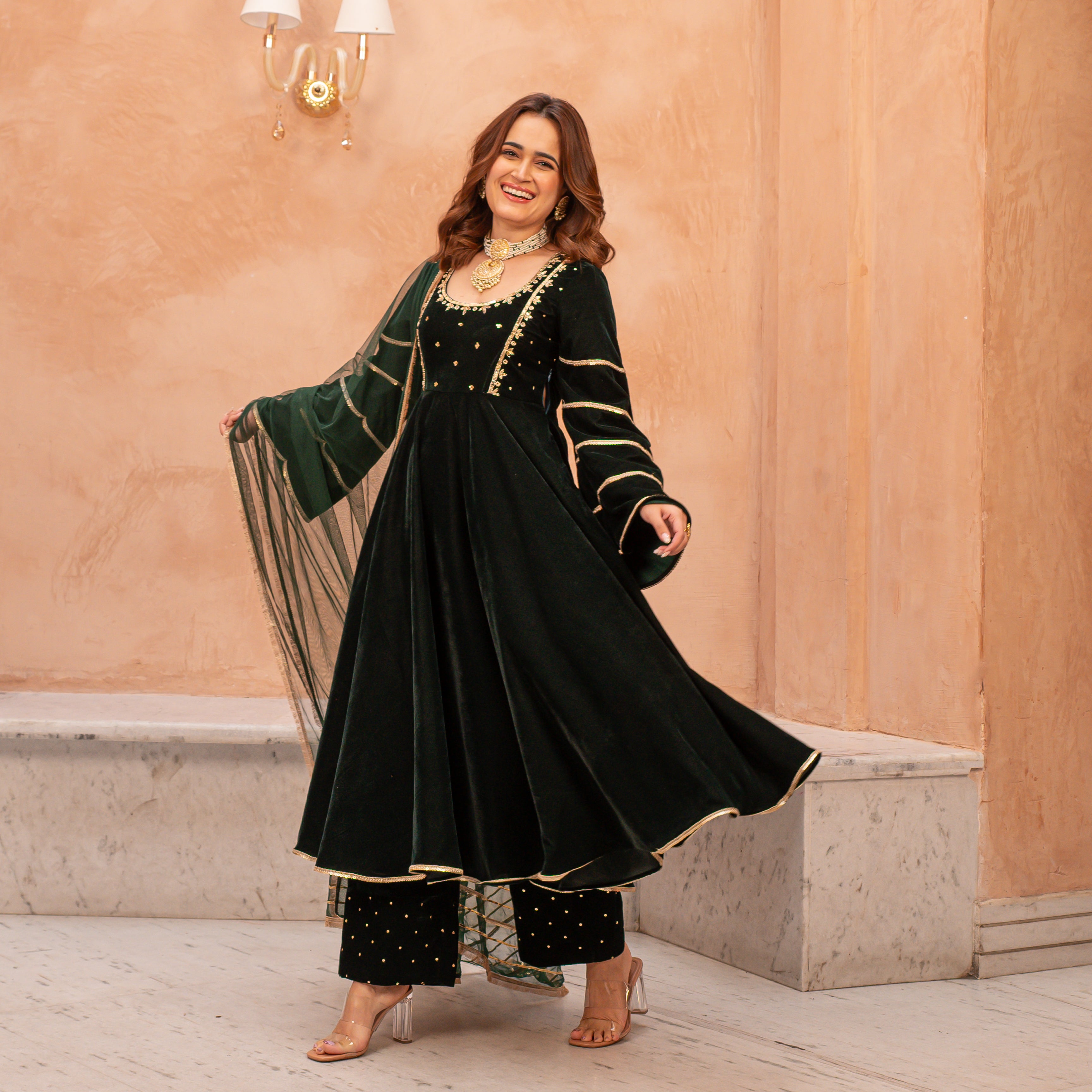 Mumtaz Designer Green Velvet Suit Set for Women Online
