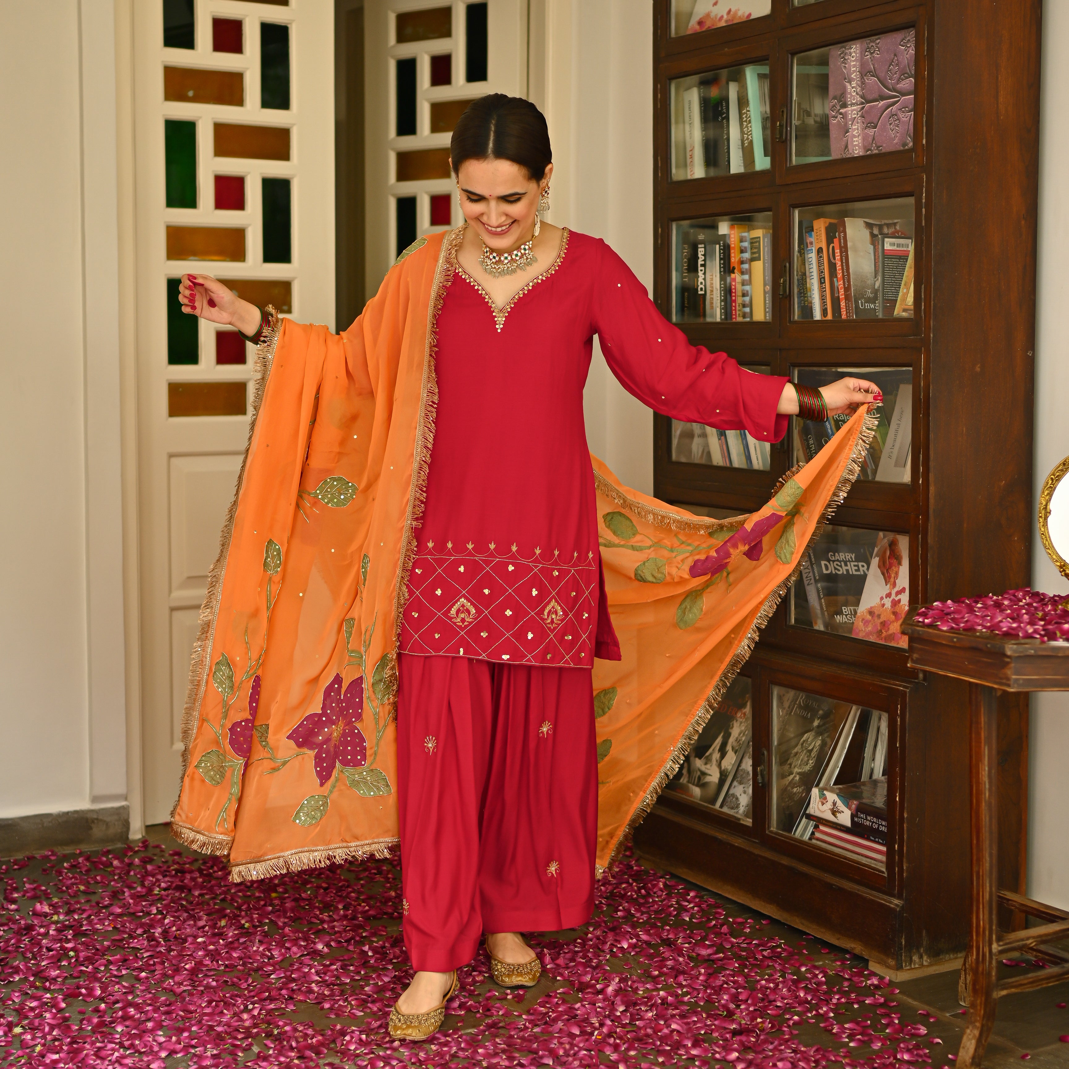 TARINI SUIT SET