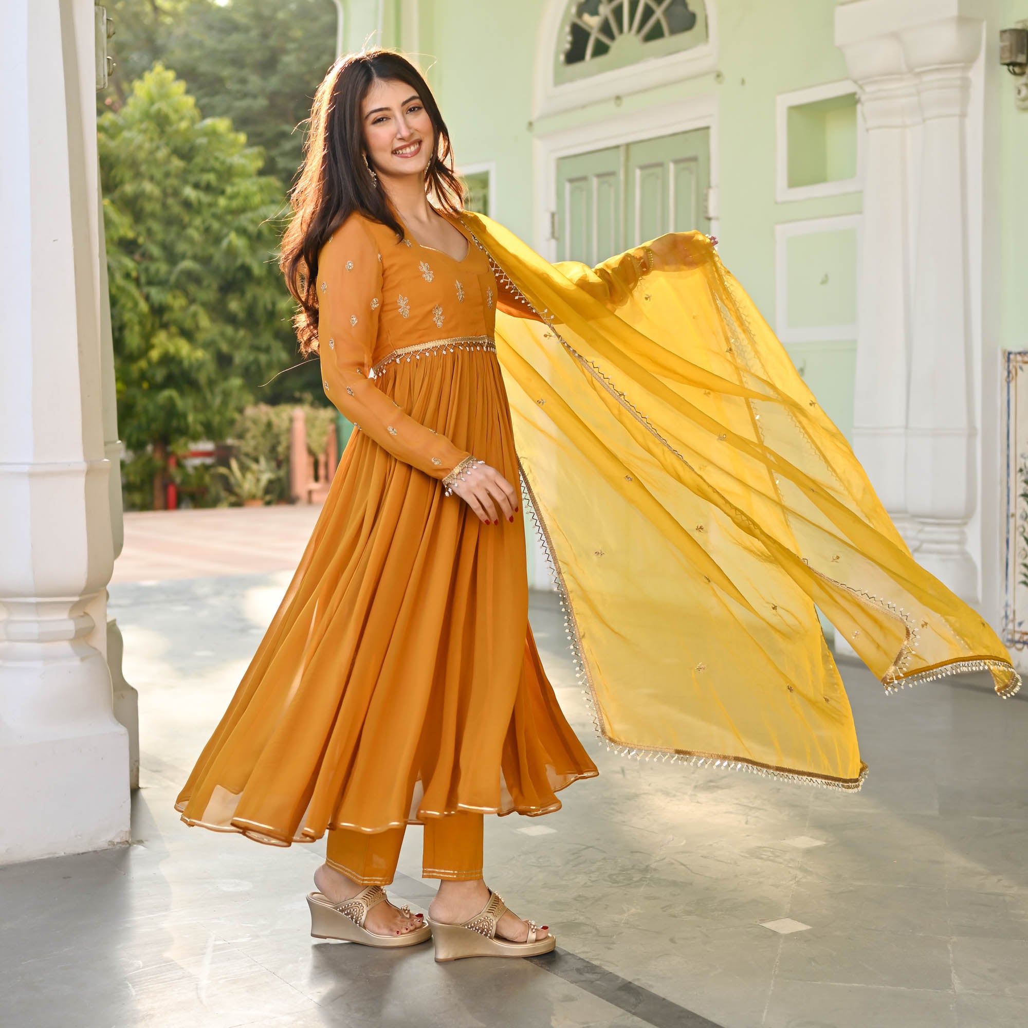 BHUMI SUIT SET