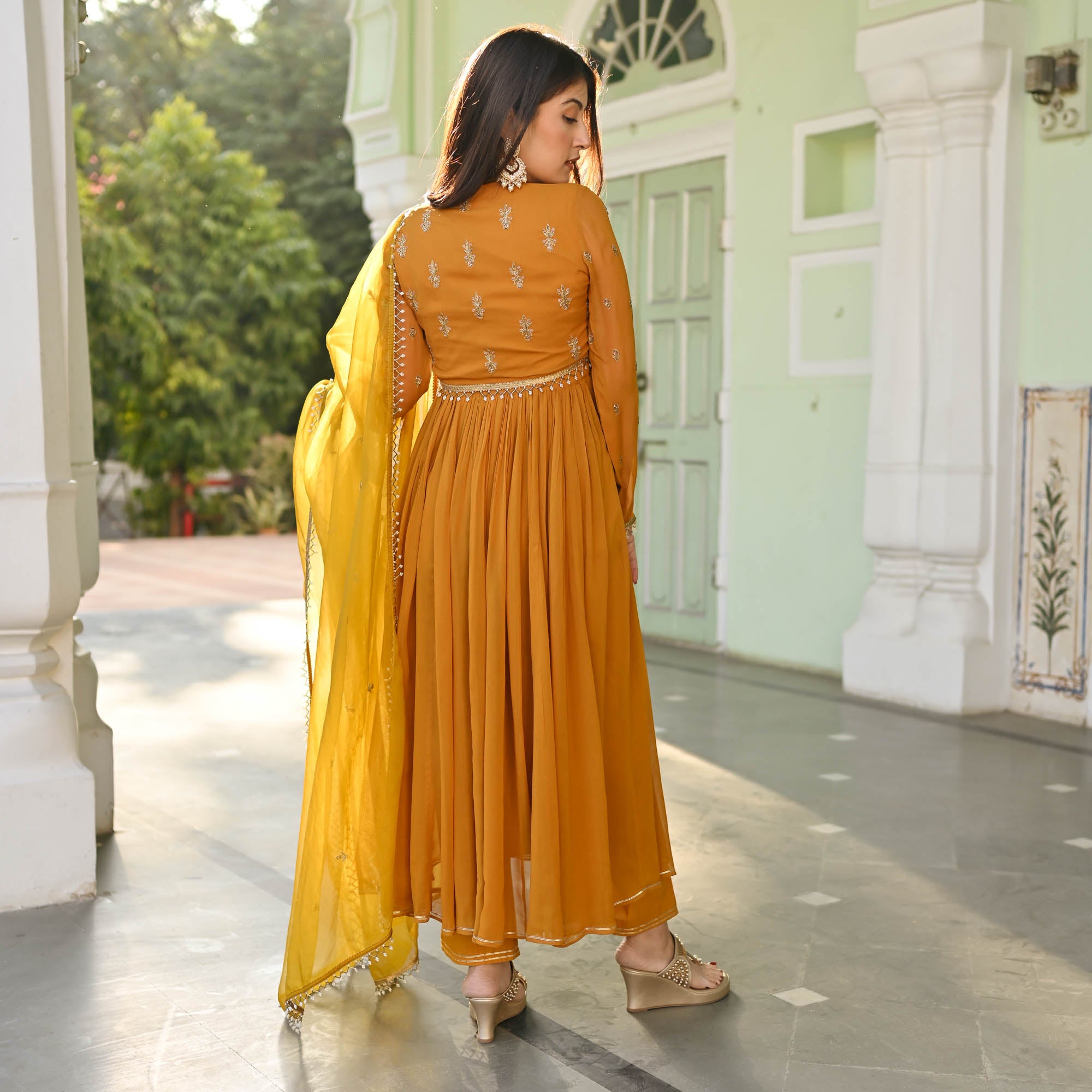 BHUMI SUIT SET